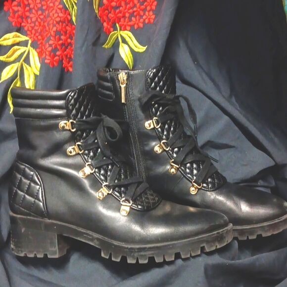 Karl Lagerfeld Paris "Pervot" Combat Fashion Leather Boots 9 - Picture 3 of 11